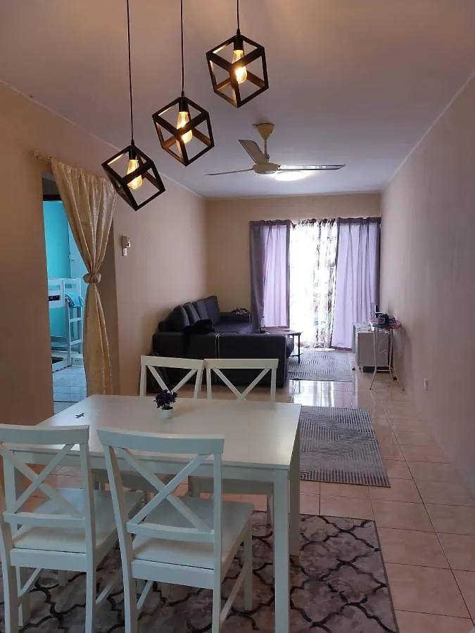 Apartment Muslim Homestay Haziqah Subang Bestari Kampong Paya Jaras Dalam