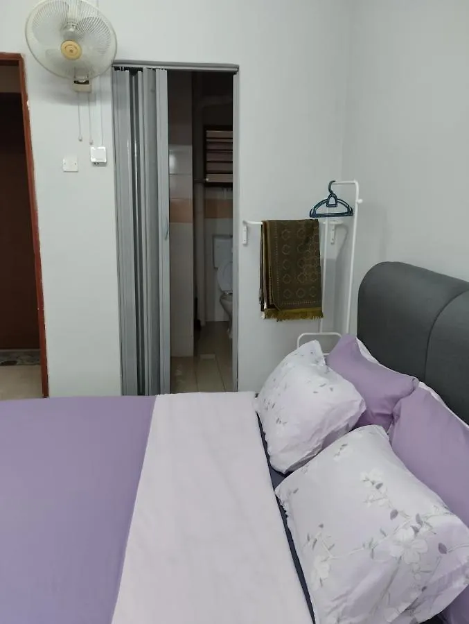 Muslim Homestay Haziqah Subang Bestari Kampong Paya Jaras Dalam Apartment